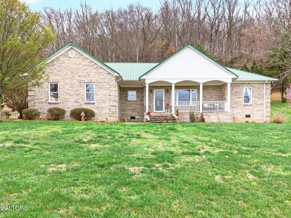 444 Mackie Rd, Sparta, TN 38583