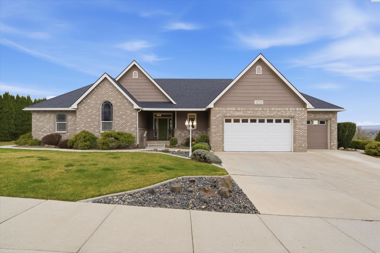1214 Mustang Ct, Prosser, WA 99350 Main Photo