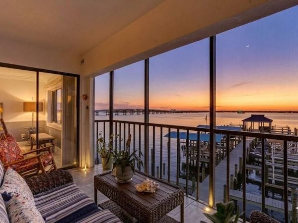 2711 1st ST, Unit 402, FORT MYERS, FL 33916