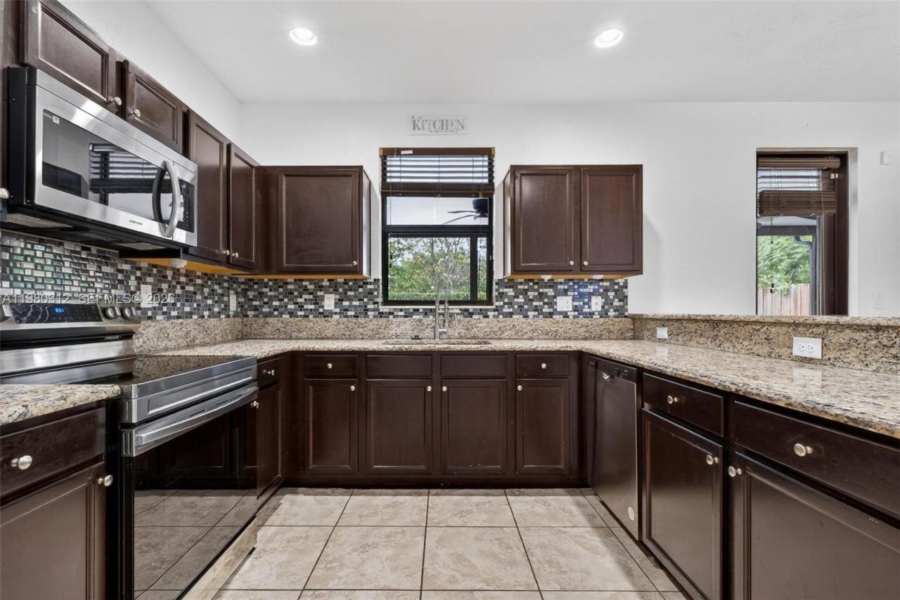 11561 SW 232nd Ln, Unit 11561, Homestead, FL 33032 Photo