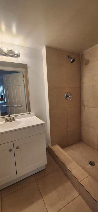 880 NE 207th Ter , Unit 104-10, Miami, FL 33179 Photo