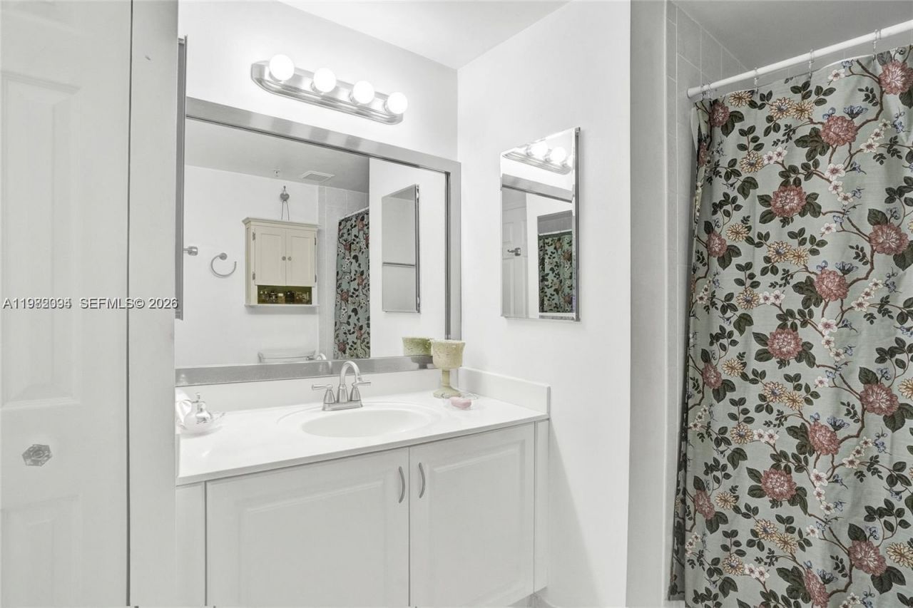 215 SW 42nd Ave , Unit 704, Miami, FL 33134 Photo