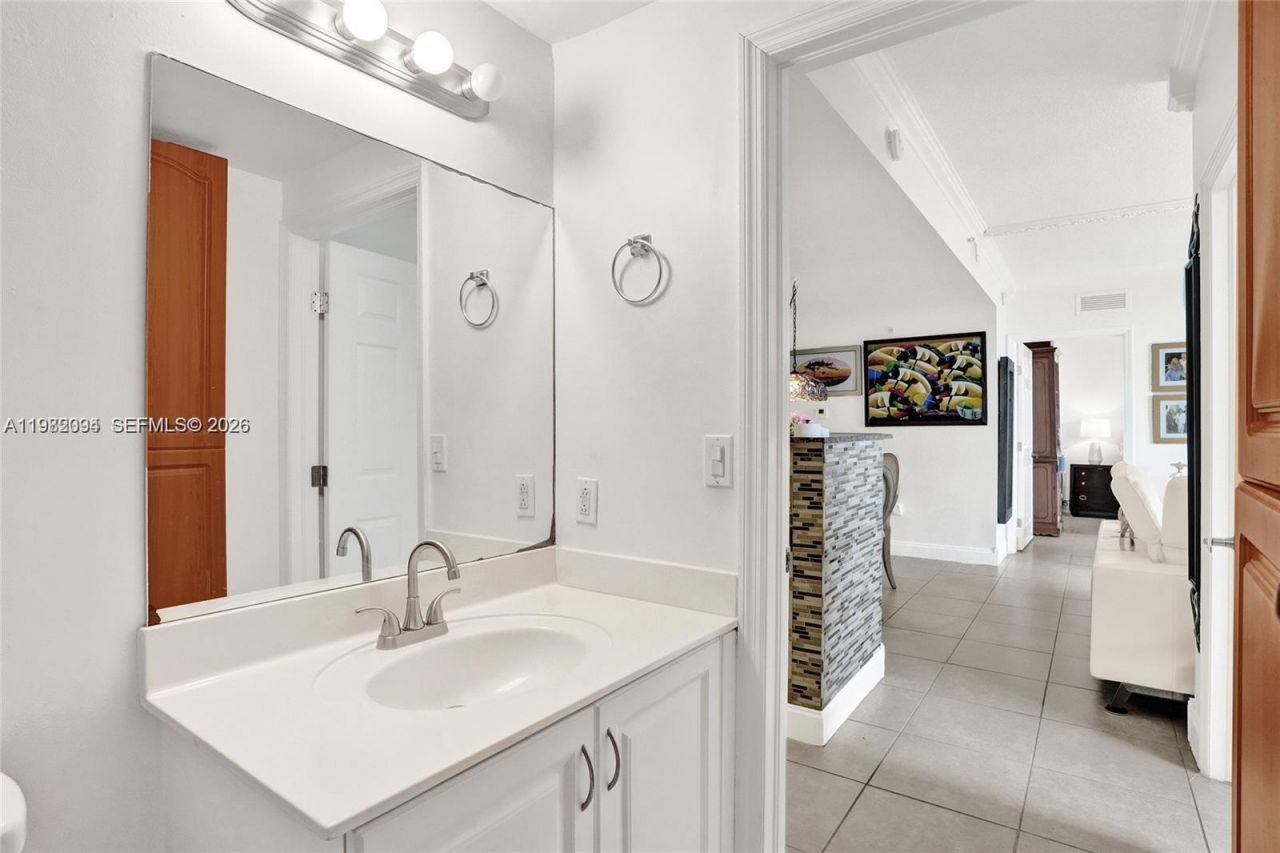 215 SW 42nd Ave , Unit 704, Miami, FL 33134 Photo