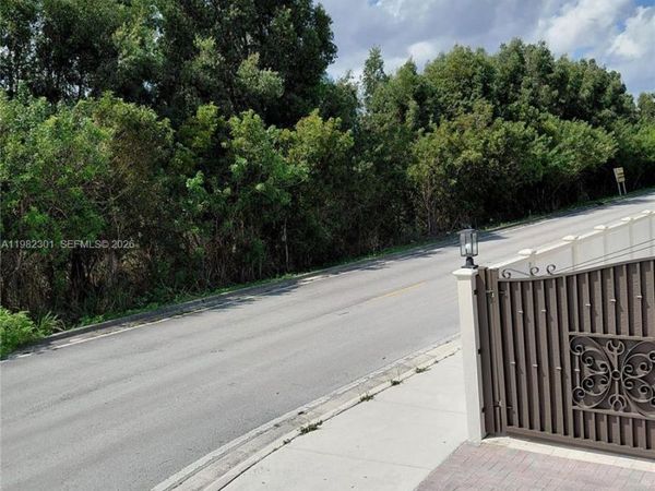 168xx 45th st, Miami, FL 33185