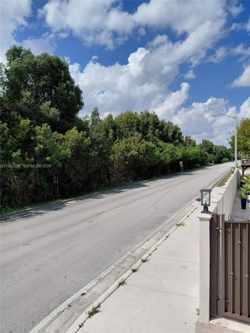 168xx 45th St, Miami, FL 33185 Photo