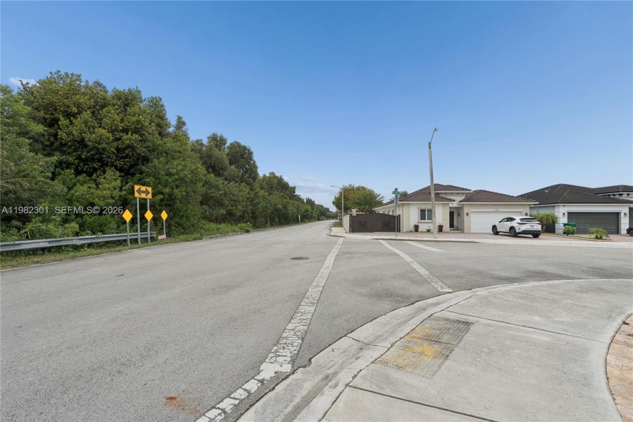 168xx 45th St, Miami, FL 33185 Photo