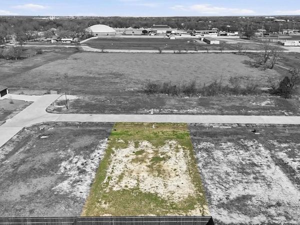 406 Gladiator Drive , Italy, TX 76651