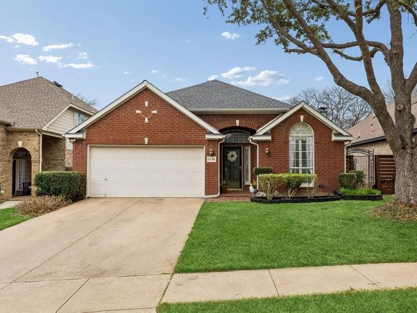 2136 Pritchard Drive, Grapevine, TX 76051