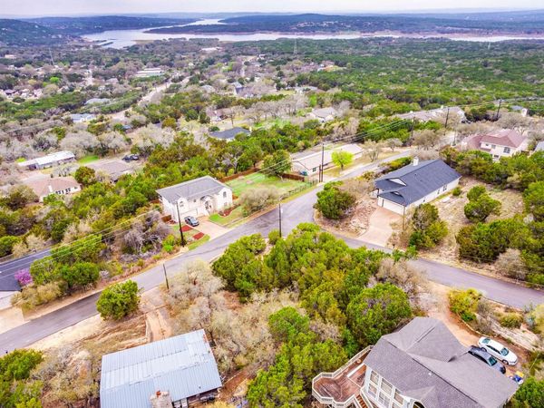 21500 Surrey LN , Lago Vista, TX 78645