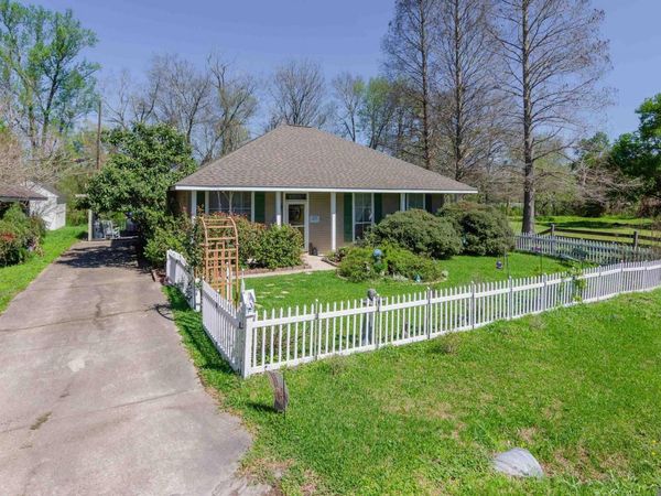 5675 Rosedown Ave, St Gabriel, LA 70776