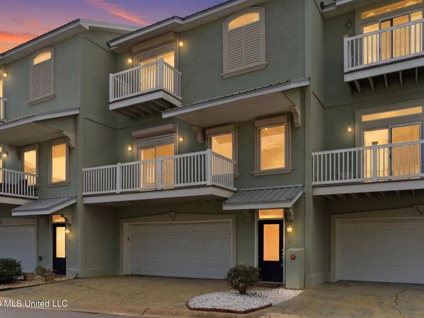 705 W Beach Boulevard, Long Beach, MS 39560