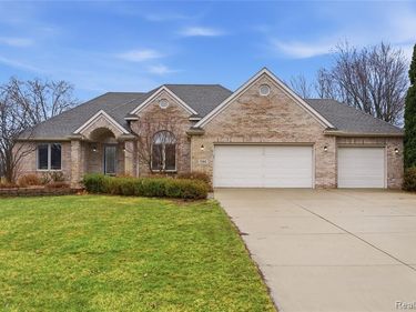 7095 Elmwood Drive , Grand Blanc Twp, MI 48439