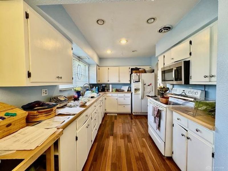 100 Green Valley Drive, Enon Vlg, OH 45323 Photo 18