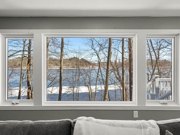 25 River Rd, Merrimac, MA 01860