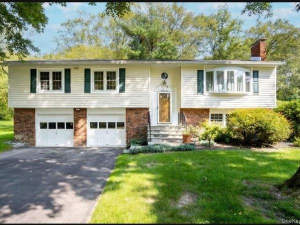 29 Carriage Hill Lane , Poughkeepsie, NY 12603