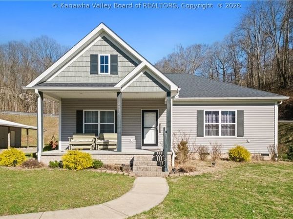 2935 Newhouse Drive, Charleston, WV 25302