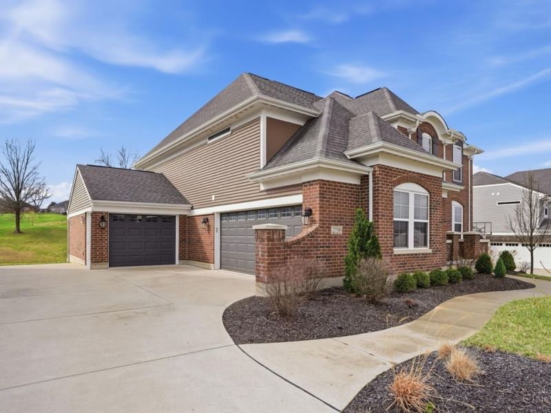 2759 Buckridge Drive, Cincinnati, OH 45233 Photo 2