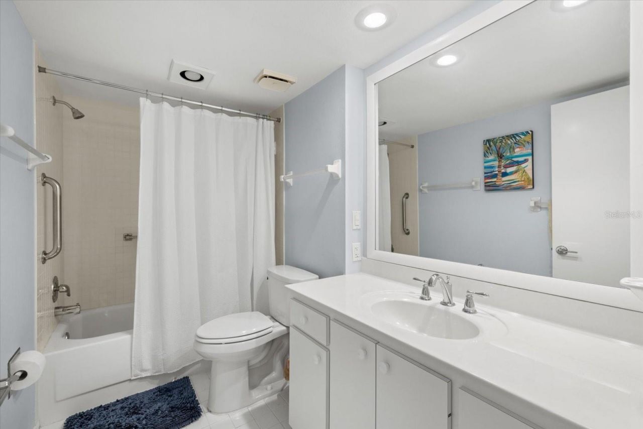 3240 Gulf Of Mexico Drive , Unit B402, Longboat Key, FL 34228 Photo