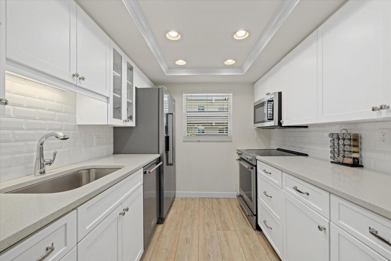 3240 Gulf Of Mexico Drive , Unit B402, Longboat Key, FL 34228 Photo