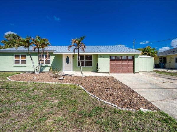 18654 KERRVILLE CIRCLE , PORT CHARLOTTE, FL 33948