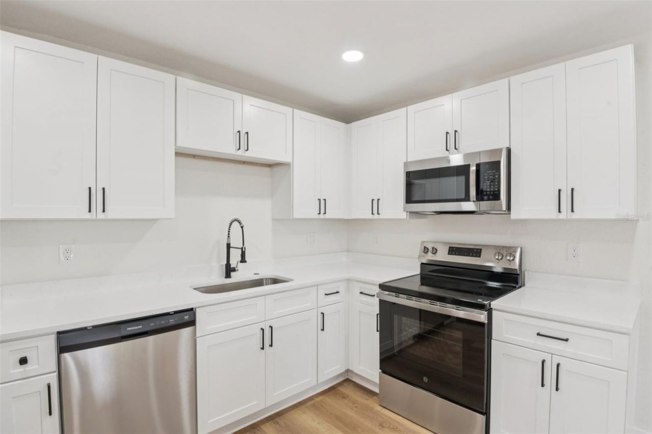 920 43rd Avenue Ne, Saint Petersburg, FL 33703 Photo