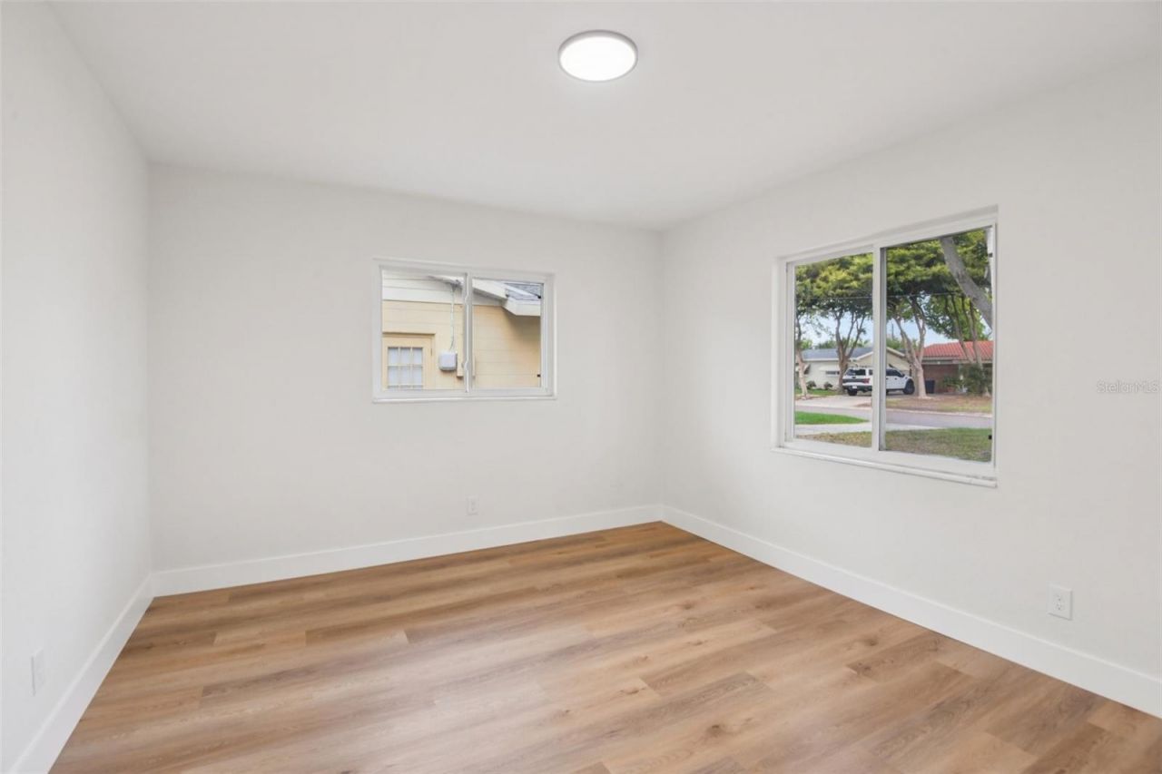 920 43rd Avenue Ne, Saint Petersburg, FL 33703 Photo