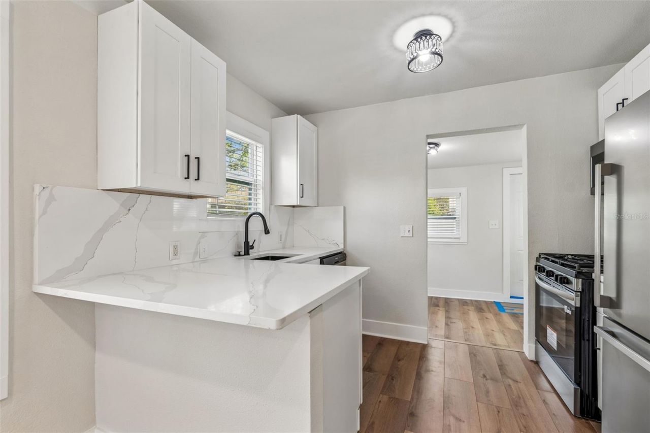 1916 35th Street S, Saint Petersburg, FL 33711 Photo