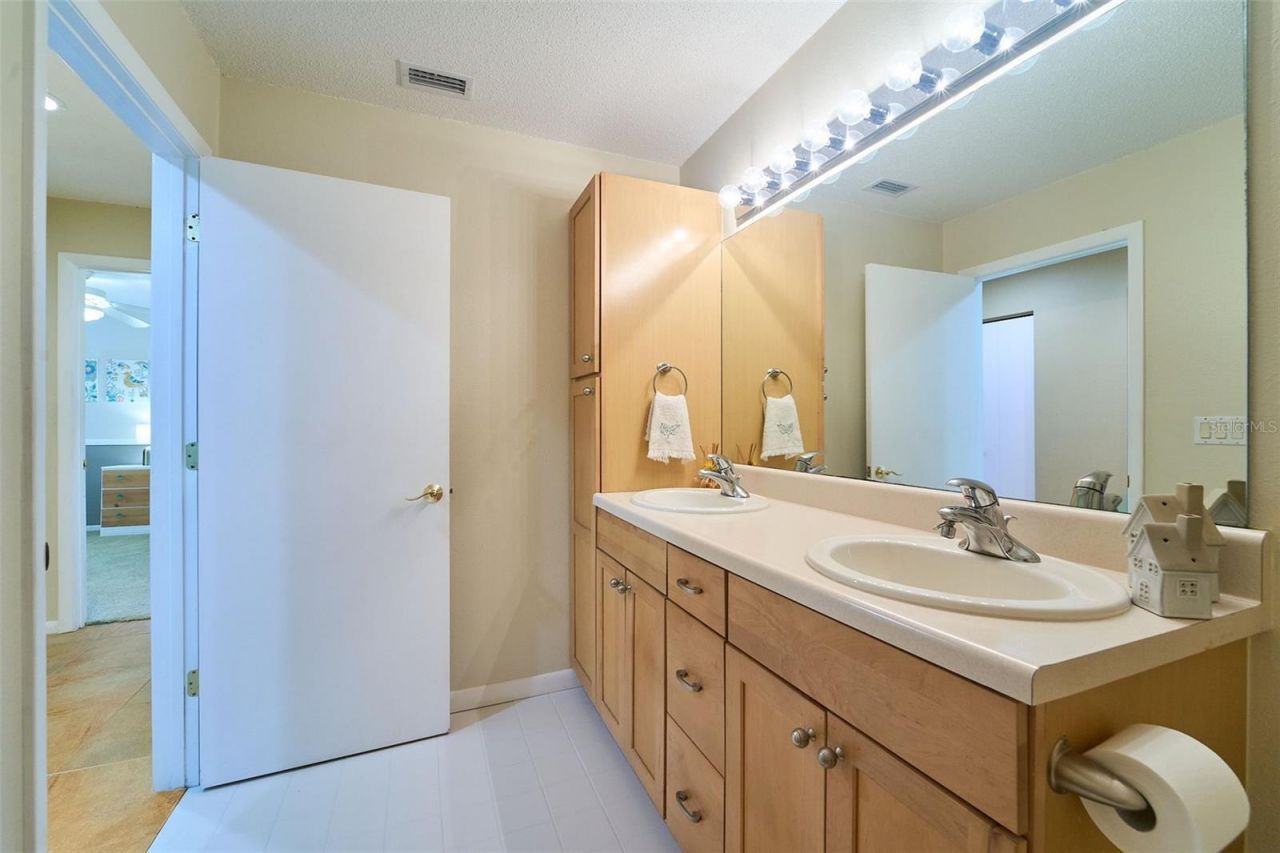 2262 Willowbrook Drive, Clearwater, FL 33764 Photo