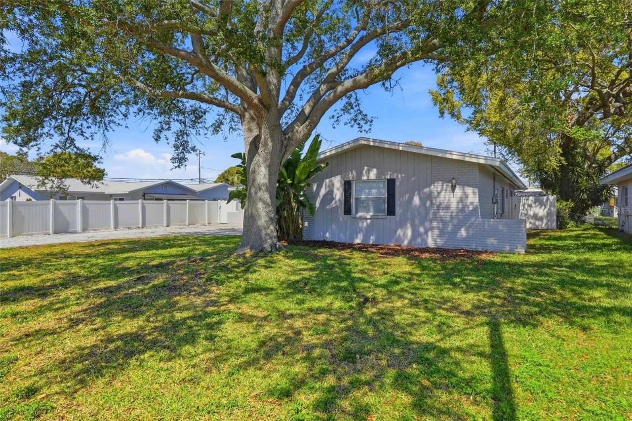 2483 66th Terrace S, Saint Petersburg, FL 33712 Photo