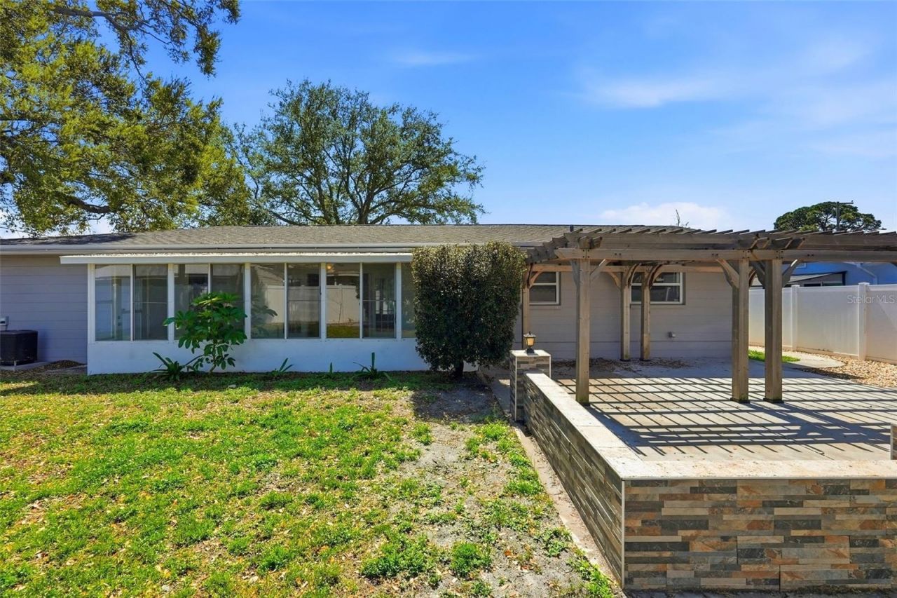 2483 66th Terrace S, Saint Petersburg, FL 33712 Photo