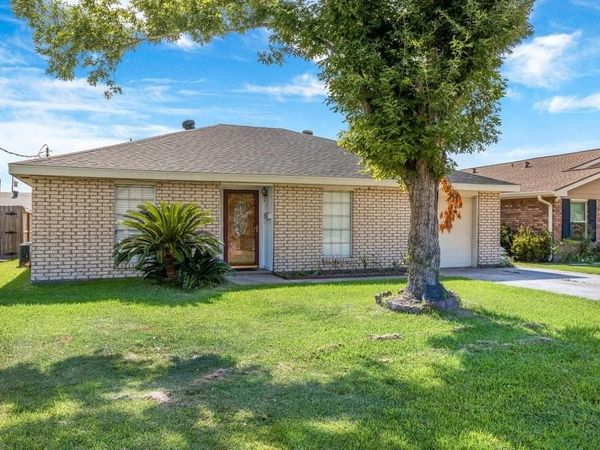 4033 Brentwood Avenue, Lake Charles, LA 70607