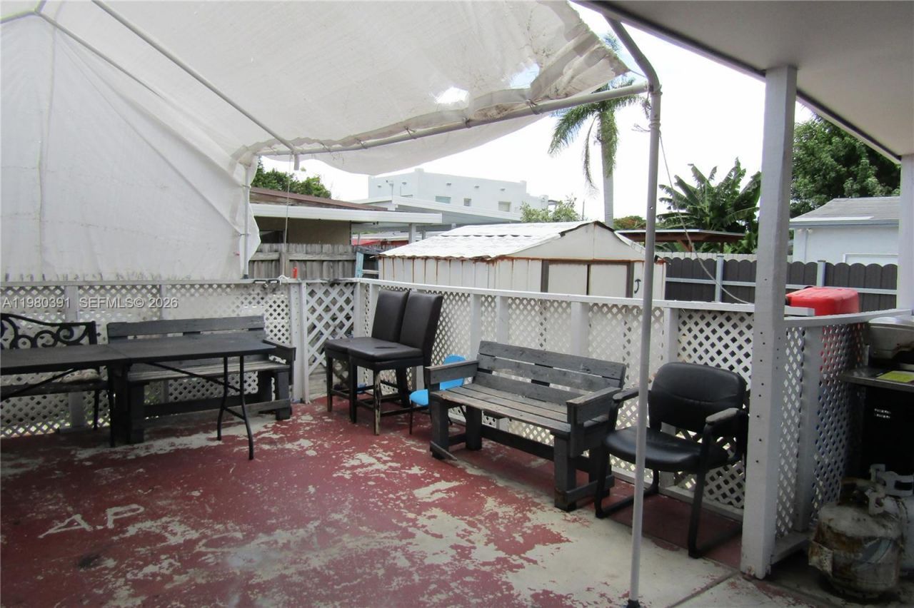 2223 NW 32nd St, Miami, FL 33142 Photo