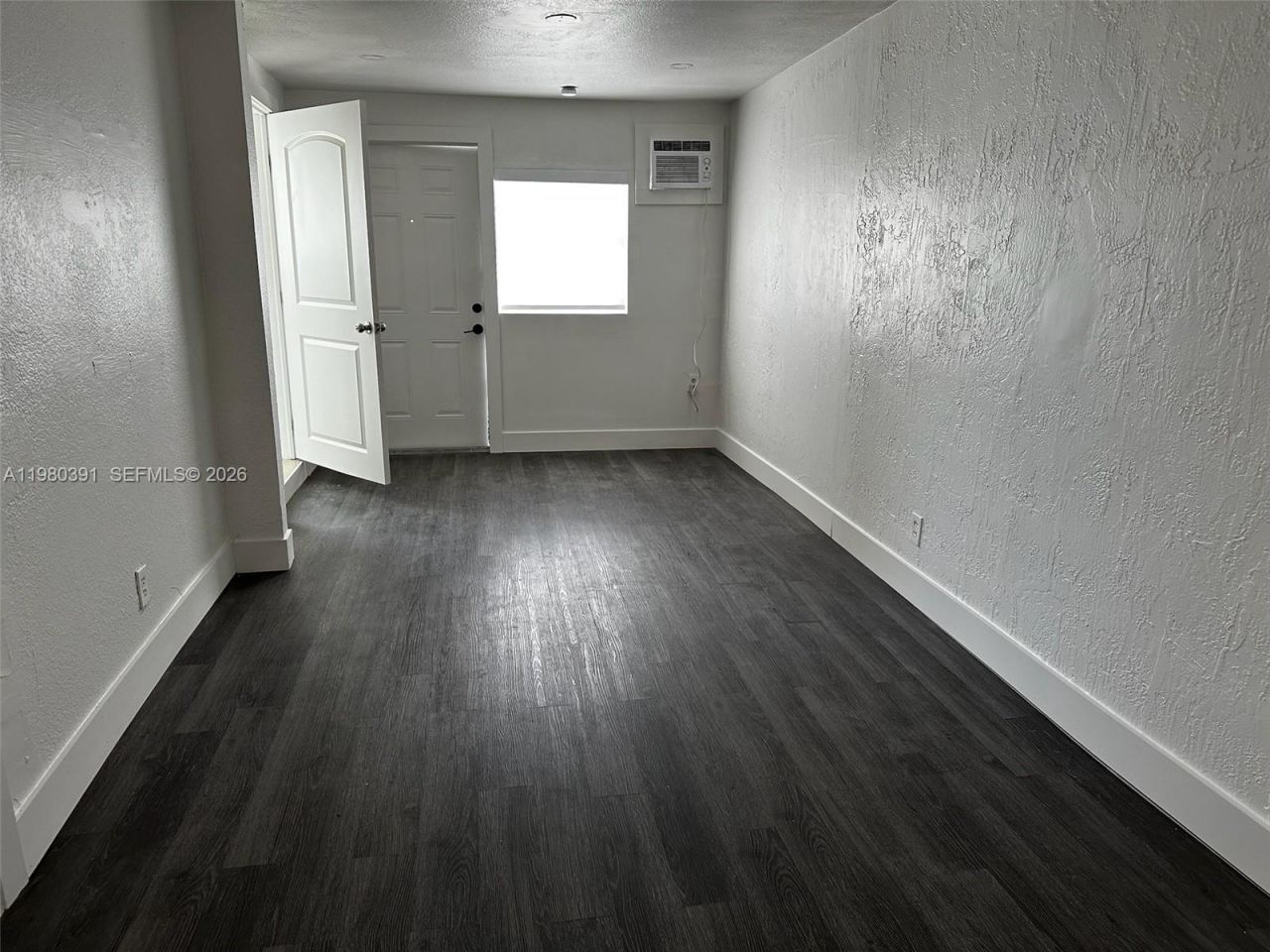 2223 NW 32nd St, Miami, FL 33142 Photo