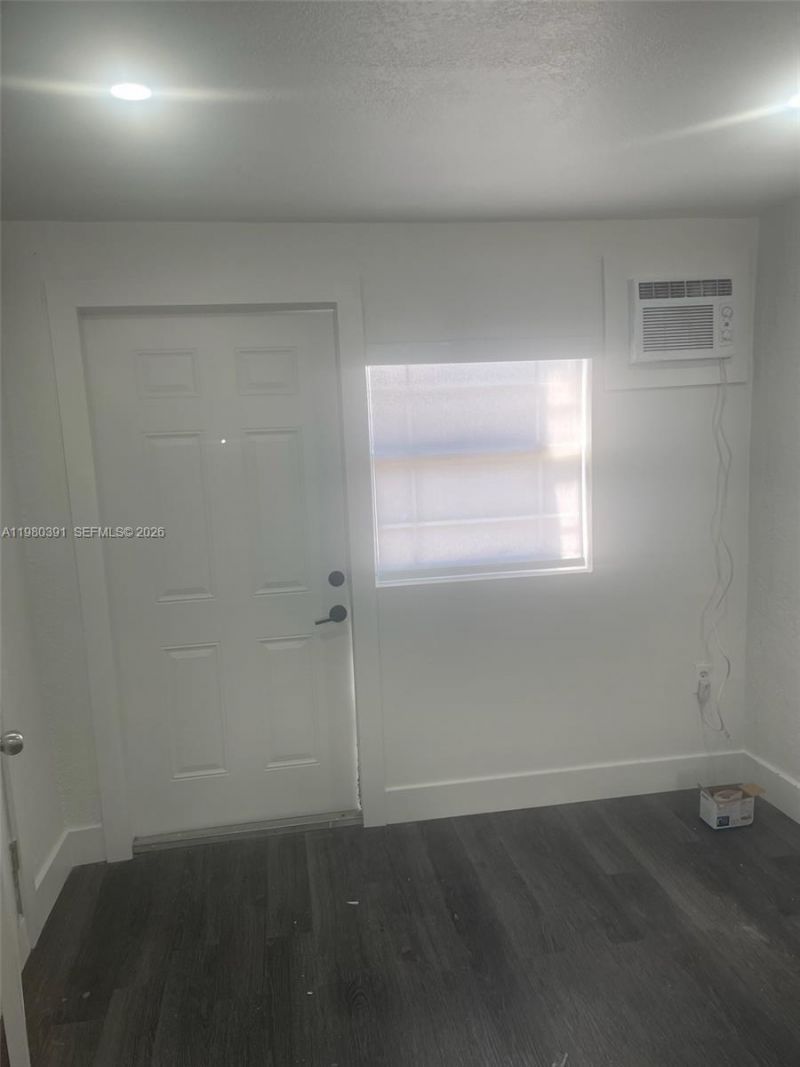 2223 NW 32nd St, Miami, FL 33142 Photo