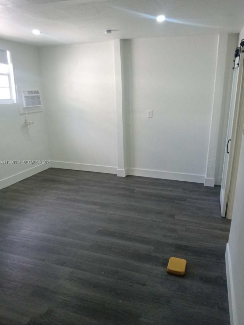 2223 NW 32nd St, Miami, FL 33142 Photo