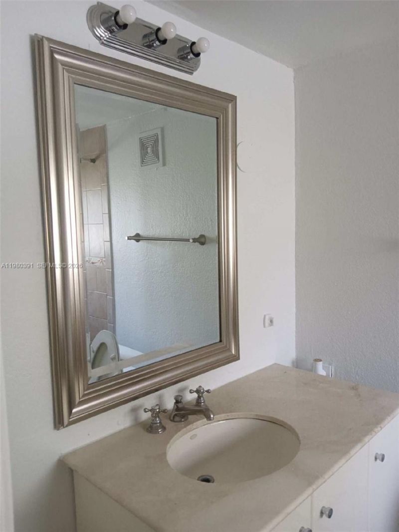 2223 NW 32nd St, Miami, FL 33142 Photo