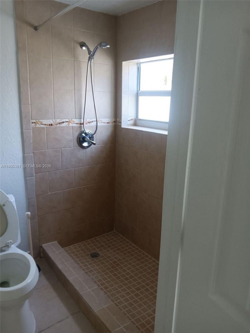 2223 NW 32nd St, Miami, FL 33142 Photo
