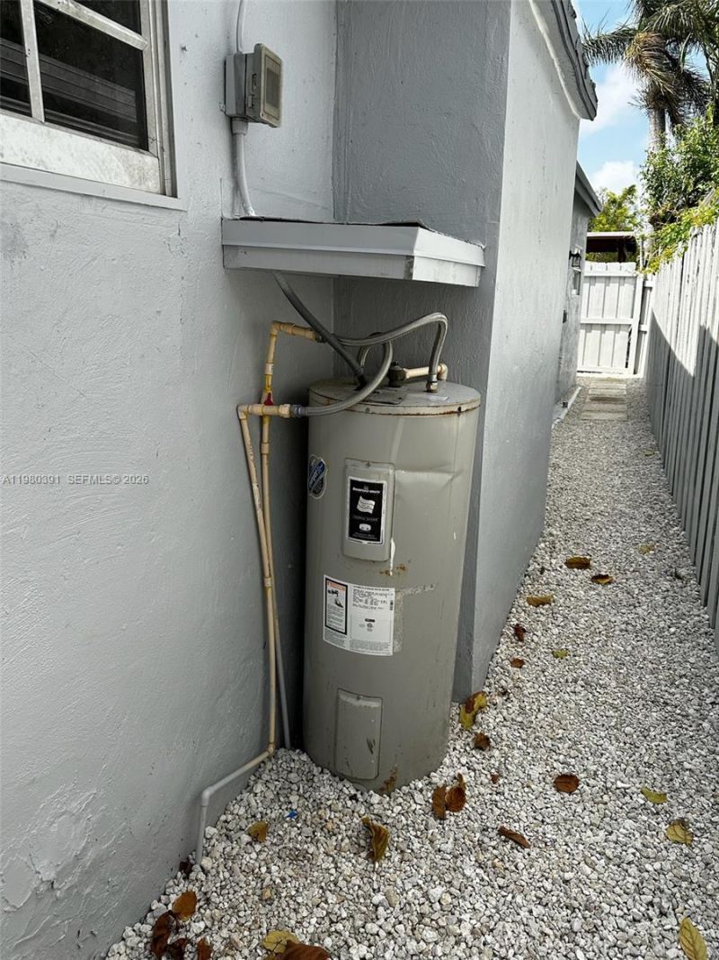 2223 NW 32nd St, Miami, FL 33142 Photo