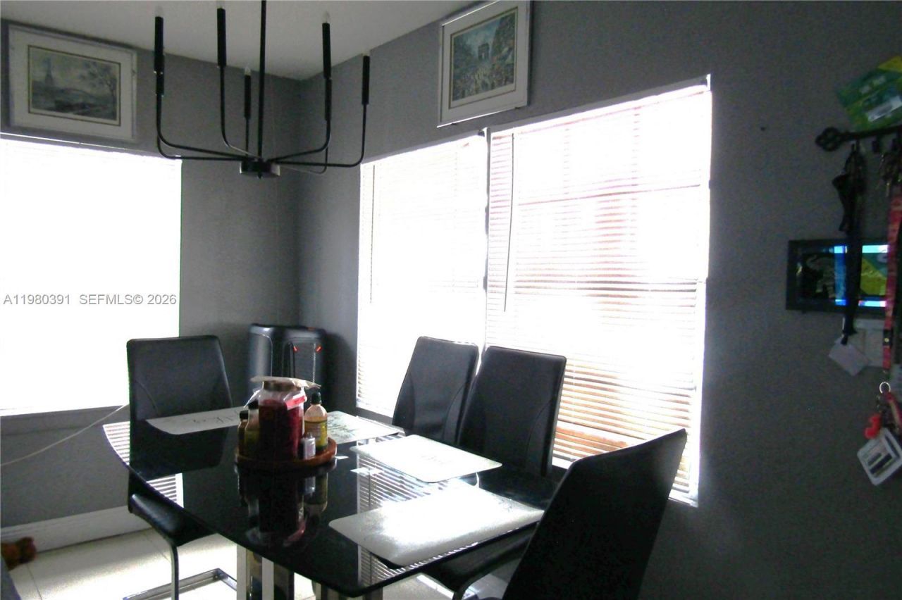 2223 NW 32nd St, Miami, FL 33142 Photo