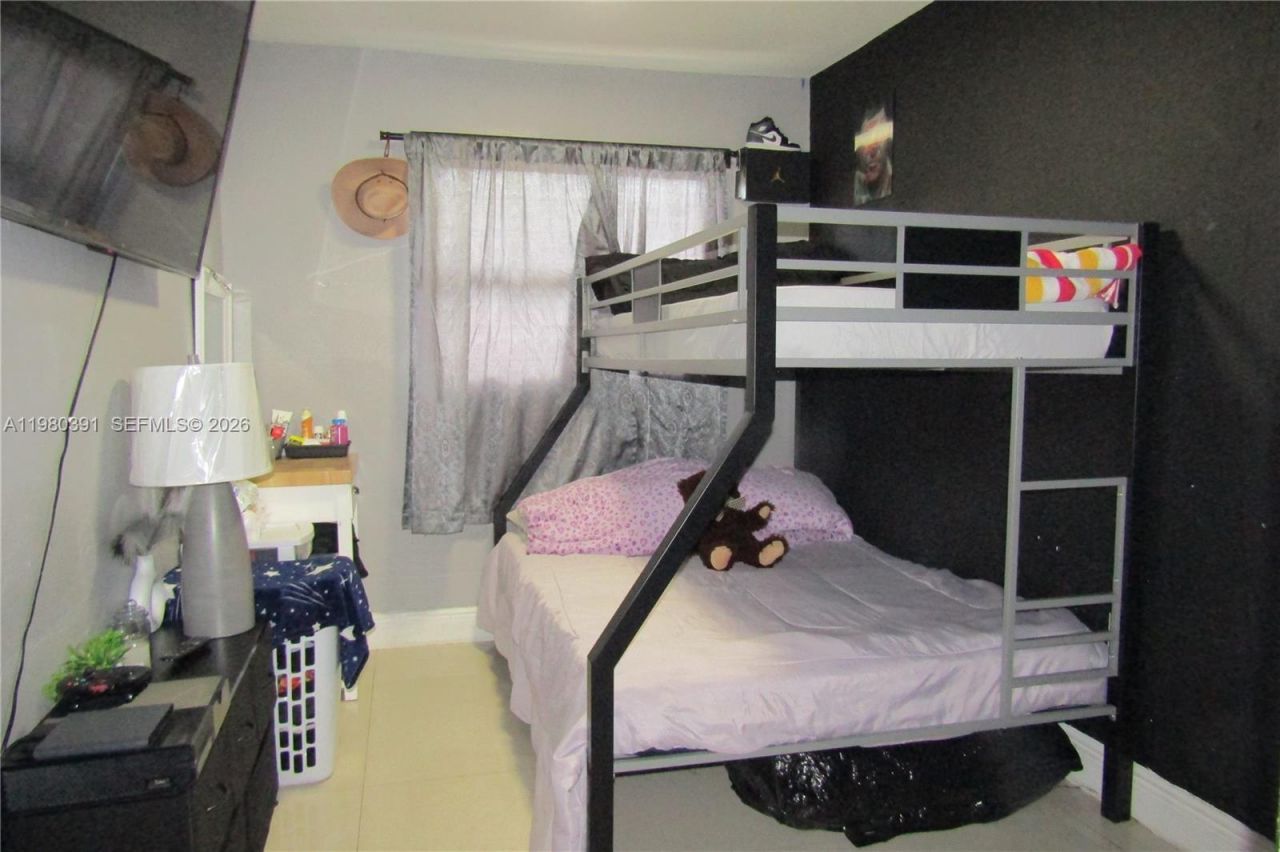 2223 NW 32nd St, Miami, FL 33142 Photo