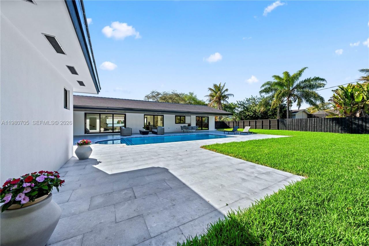 14323 SW 80th Ave , Palmetto Bay, FL 33158 Photo