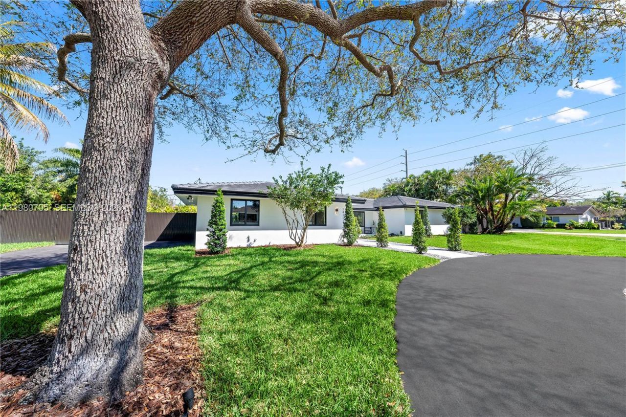 14323 SW 80th Ave , Palmetto Bay, FL 33158 Photo