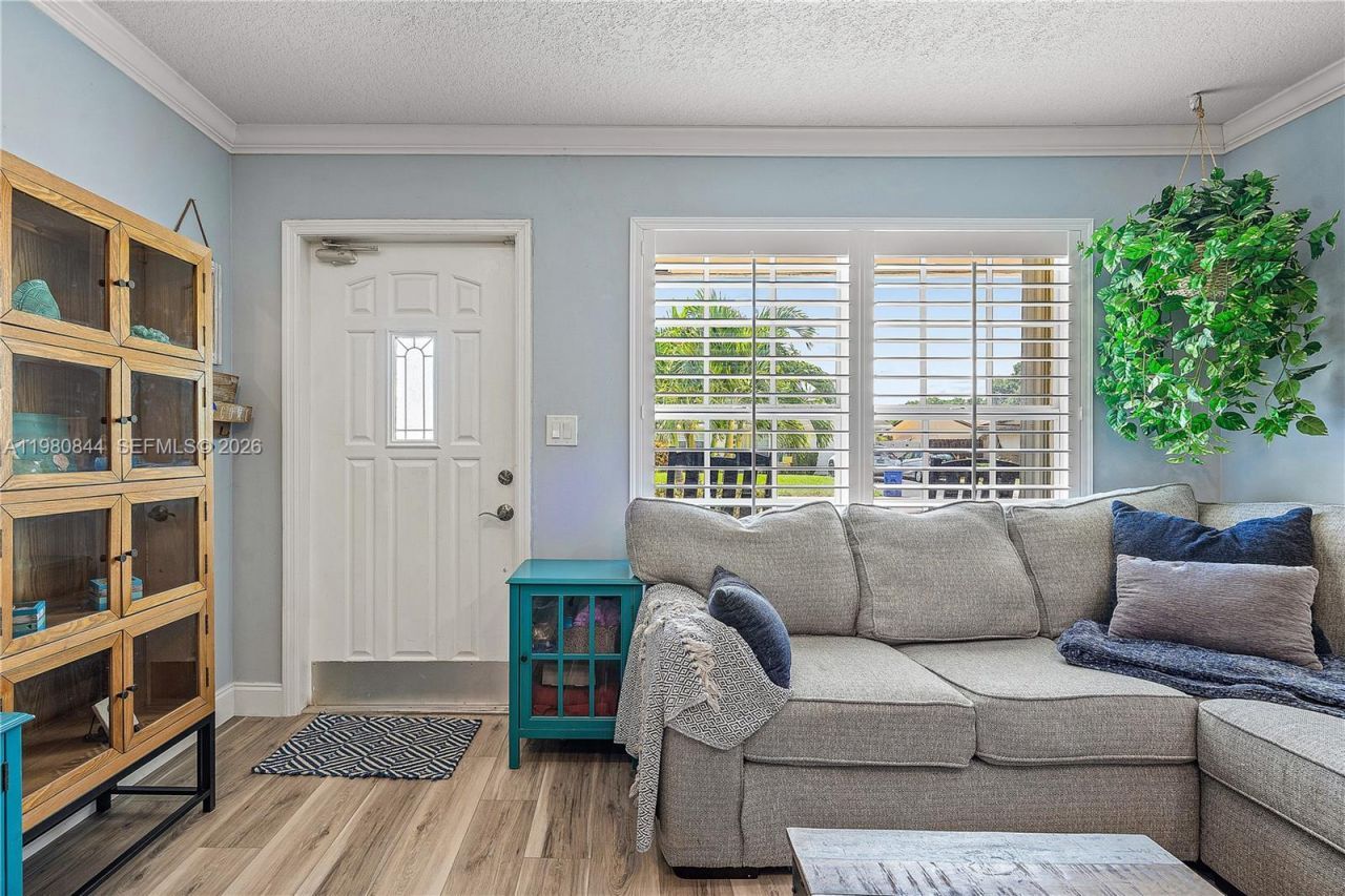 3127 NW 68th St, Fort Lauderdale, FL 33309 Photo