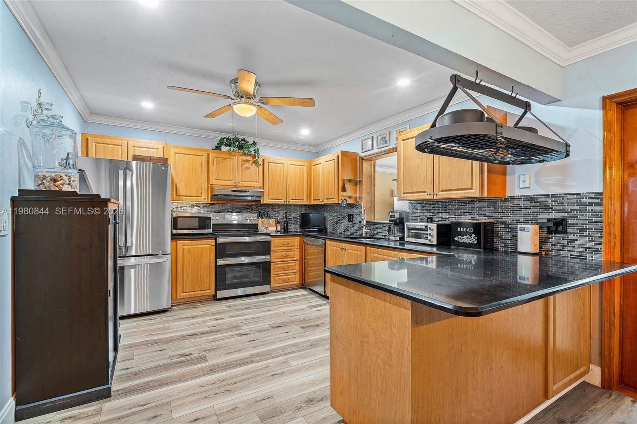 3127 NW 68th St, Fort Lauderdale, FL 33309 Photo