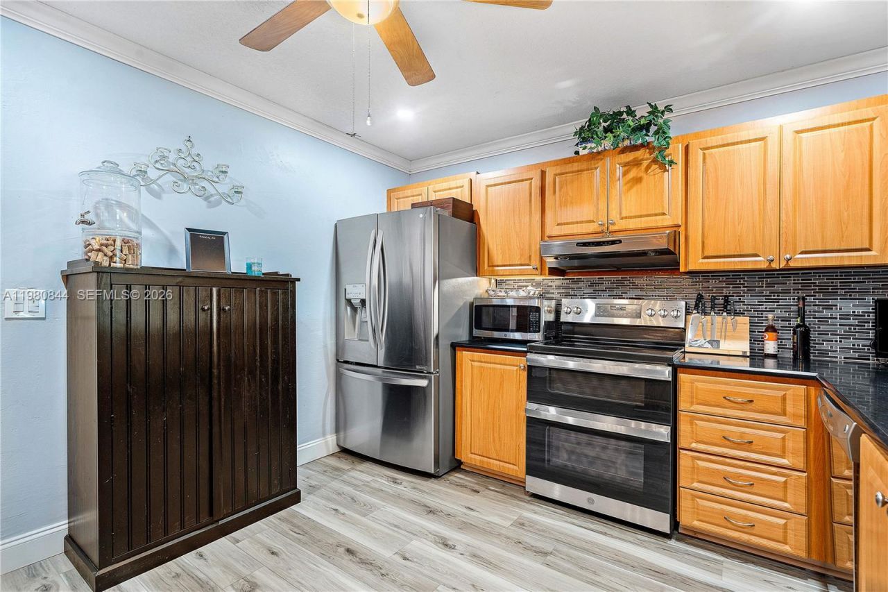 3127 NW 68th St, Fort Lauderdale, FL 33309 Photo