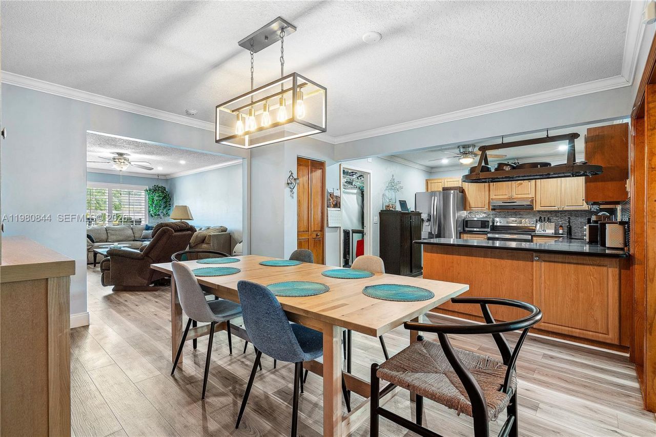 3127 NW 68th St, Fort Lauderdale, FL 33309 Photo