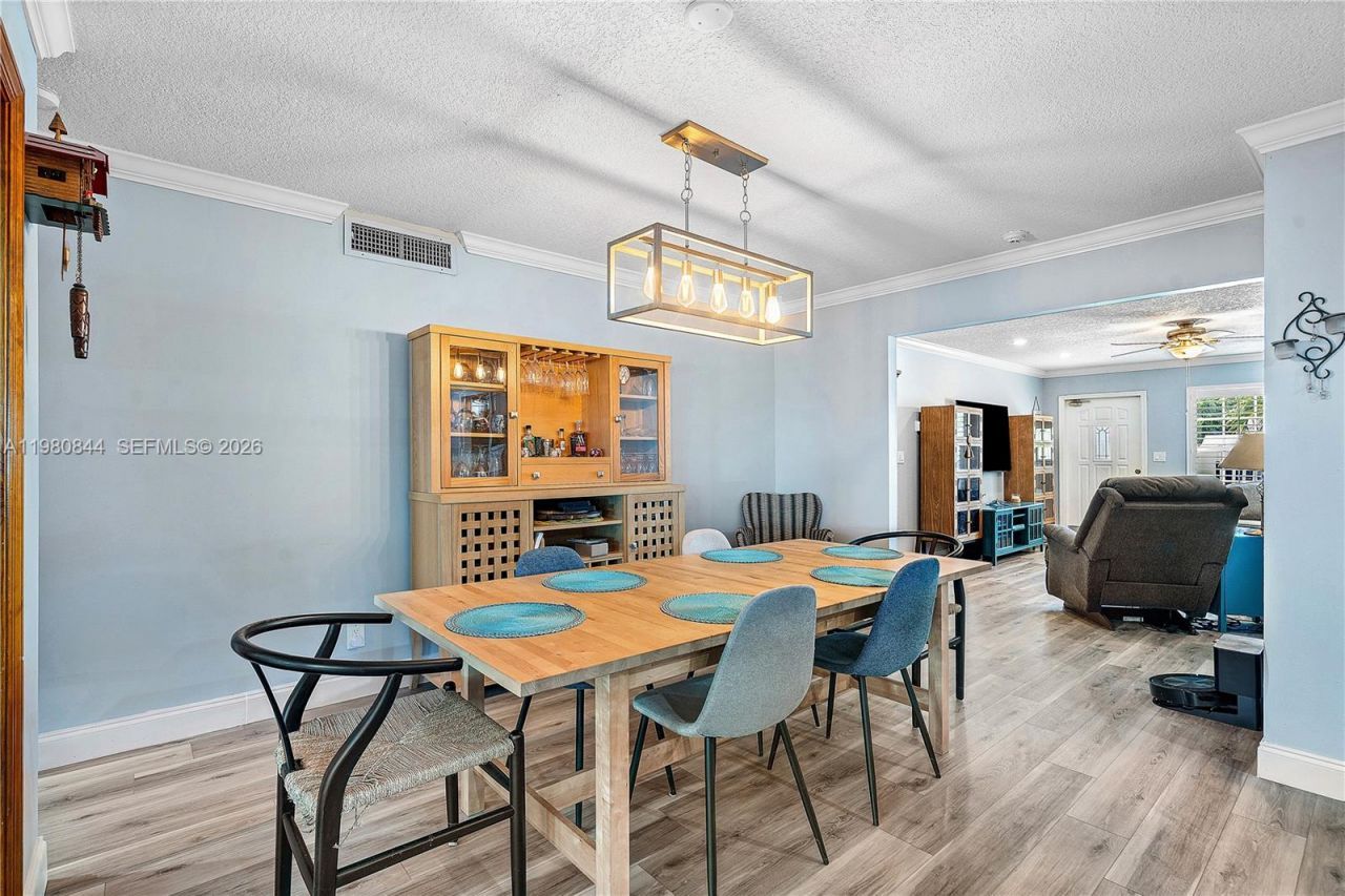 3127 NW 68th St, Fort Lauderdale, FL 33309 Photo