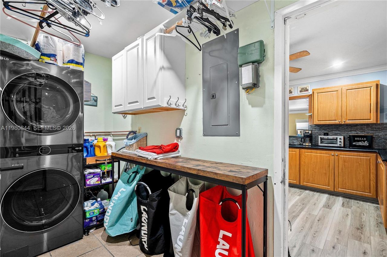 3127 NW 68th St, Fort Lauderdale, FL 33309 Photo