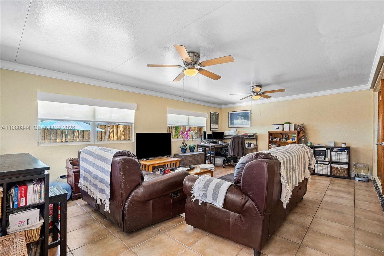 3127 NW 68th St, Fort Lauderdale, FL 33309 Photo