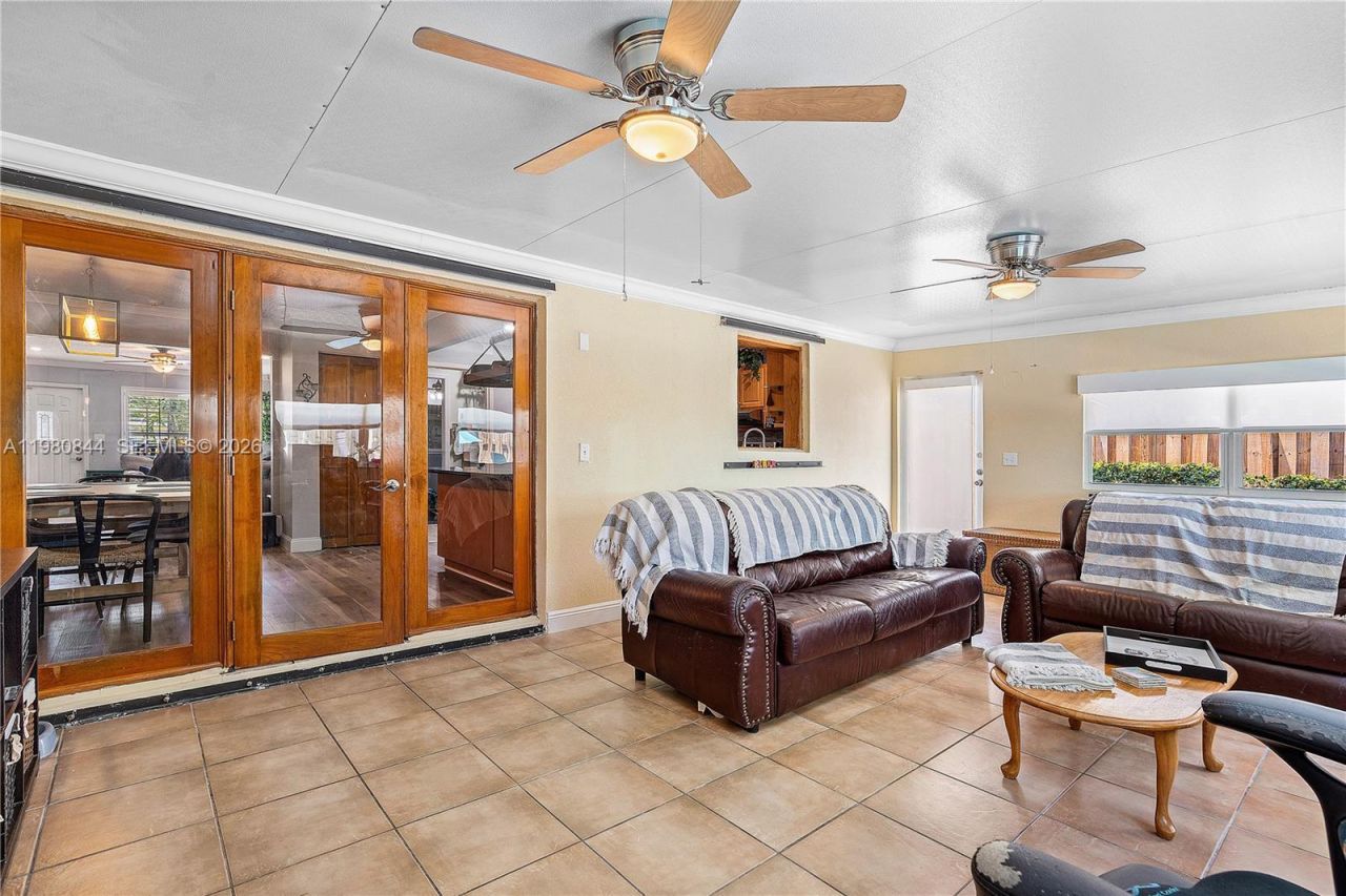 3127 NW 68th St, Fort Lauderdale, FL 33309 Photo